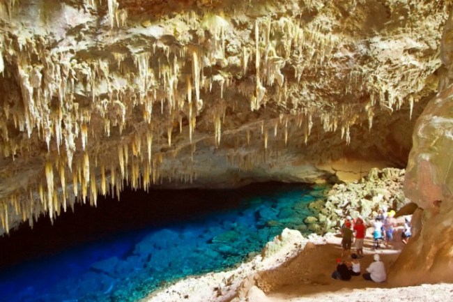 5266c3606a814a43932d5fd04fd98b4aee486144a46d6_gruta-do-lago-azul-04-sectur.jpg